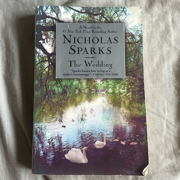 The Wedding by Nicholas Sparks - Picture 1 of 3